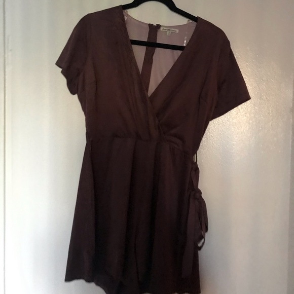 Velvet romper - Picture 2 of 2